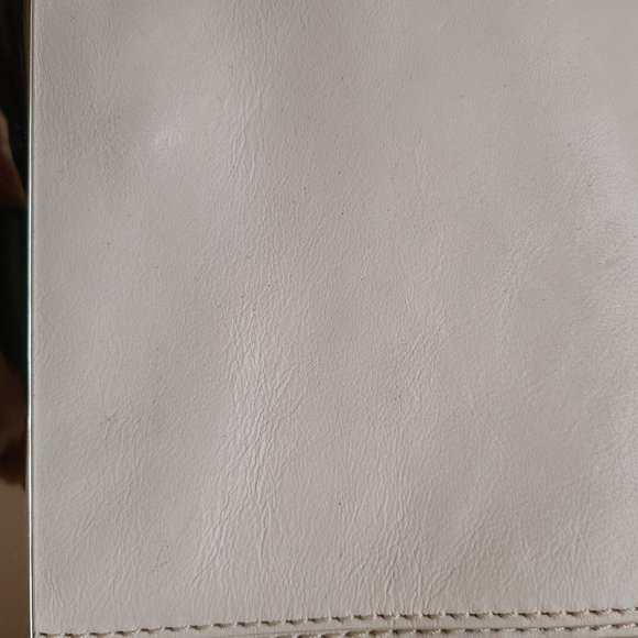 Michael Kors White Genuine Leather Flap Shoulder Bag w Silver Chain & Details - Picture 10 of 13